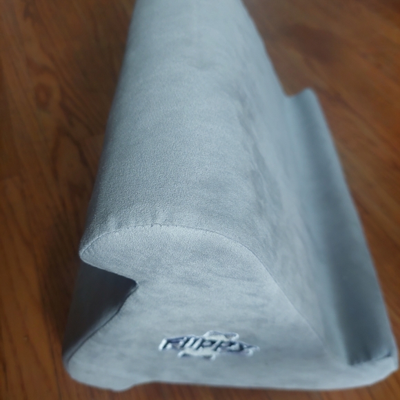 Flippy Gray Wedge Pillow For Cell PhonE And Laptop Comfort. (A) - Picture 2 of 5
